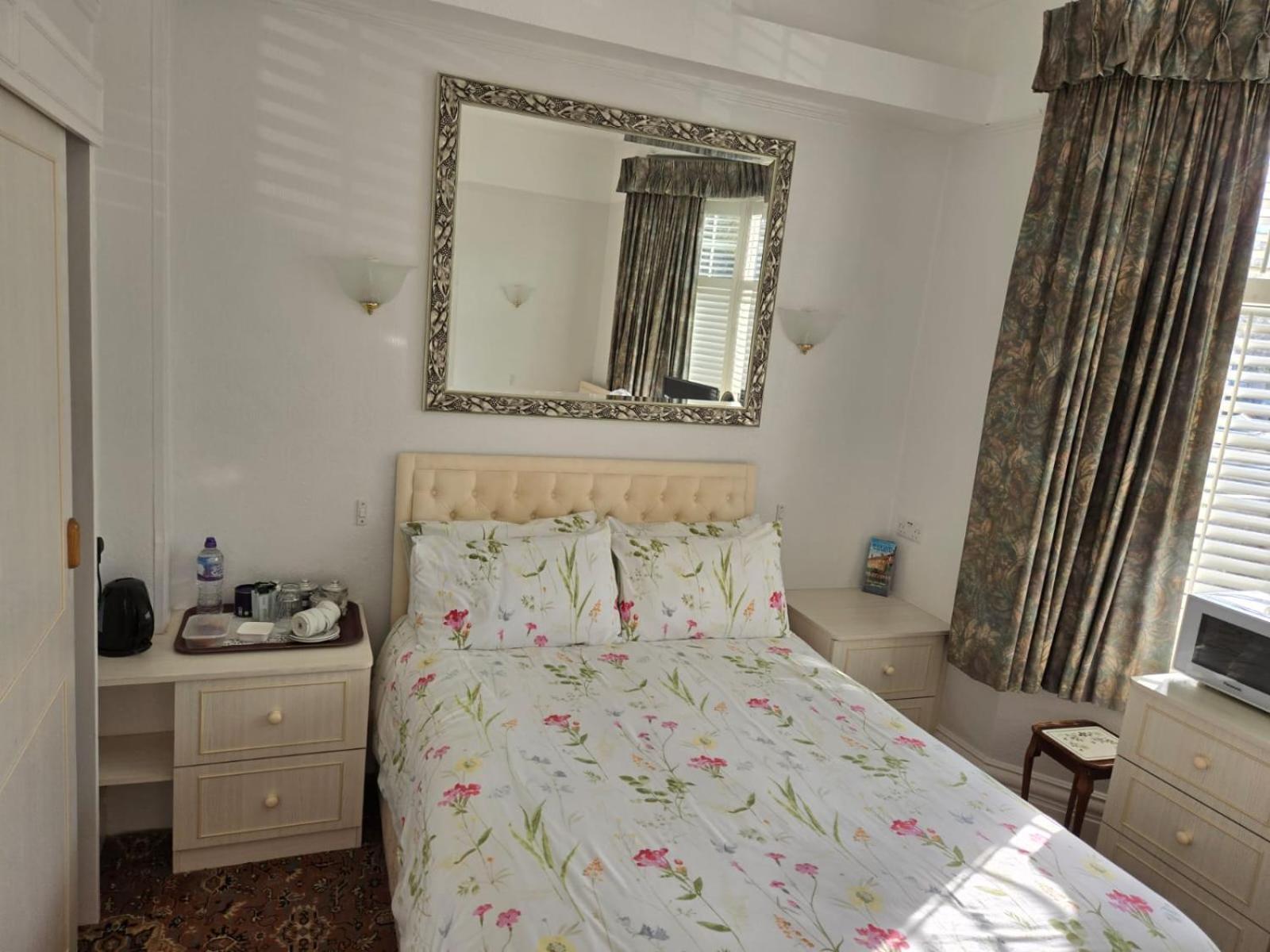 Shoreline Accommodation 본머스 외부 사진